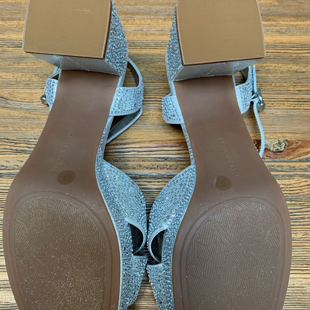 Kelly & Katie Silver Glitter Sandals NWOT - Picture 16 of 16